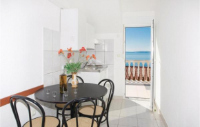 Two-Bedroom Apartment in Okrug Gornji